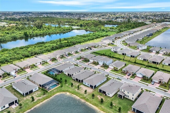 Building Photo - 421 Coral Reef Pl