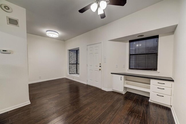 Building Photo - 3316 Guadalupe St