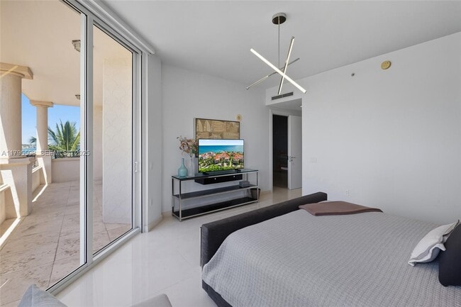 Building Photo - 7141 Fisher Island Dr