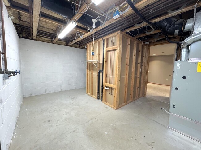 Building Photo - 1720 Messner Dr