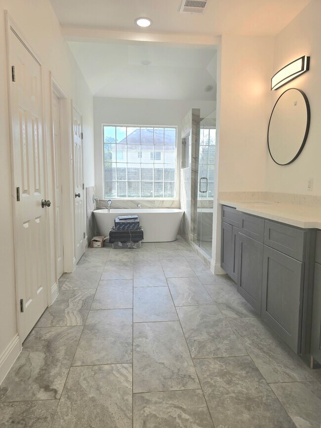 Building Photo - 20315 Lakeland Falls Dr
