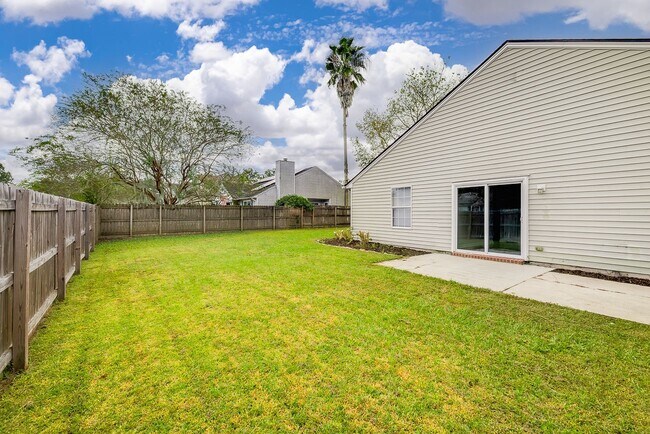 Building Photo - 118 Laurelwood Dr