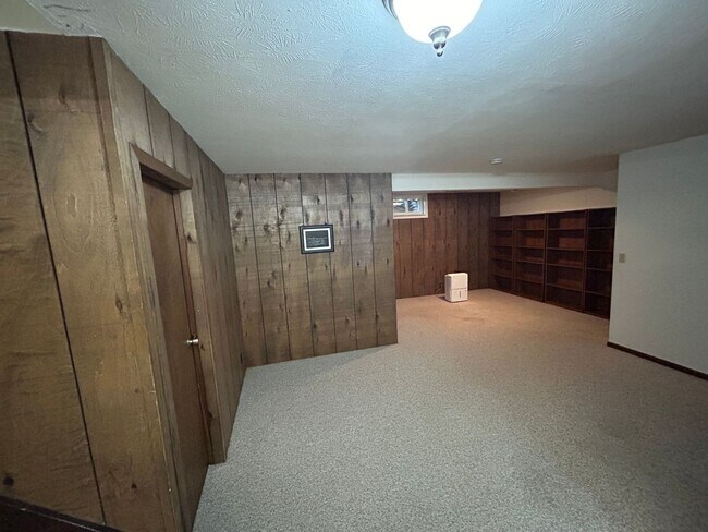 Building Photo - 4545 Manchester Dr