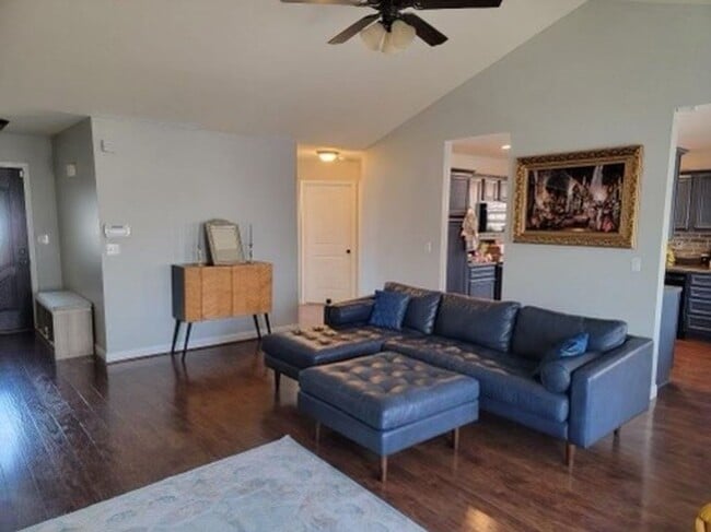 Building Photo - 230 Settlers Pass