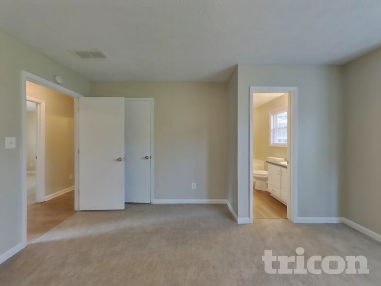 Building Photo - 211 Robin Ln
