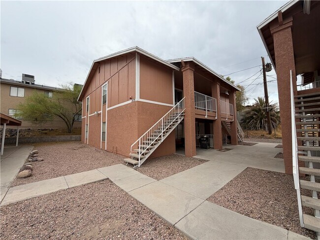 Building Photo - 1575 Monte Vista Dr