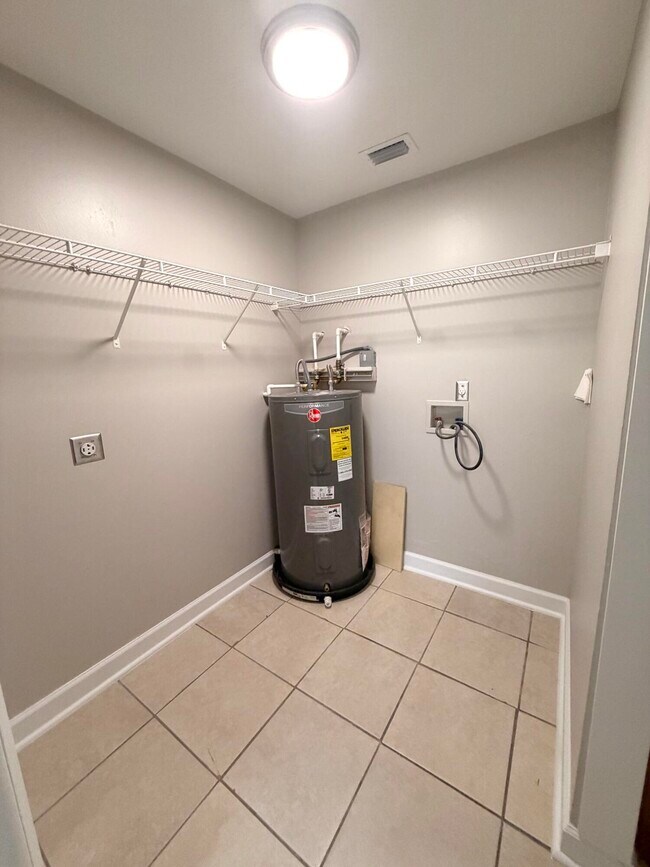 Building Photo - 407 N 29th St