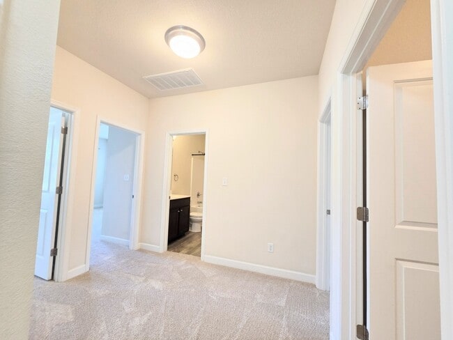 Building Photo - 5237 Lombard St