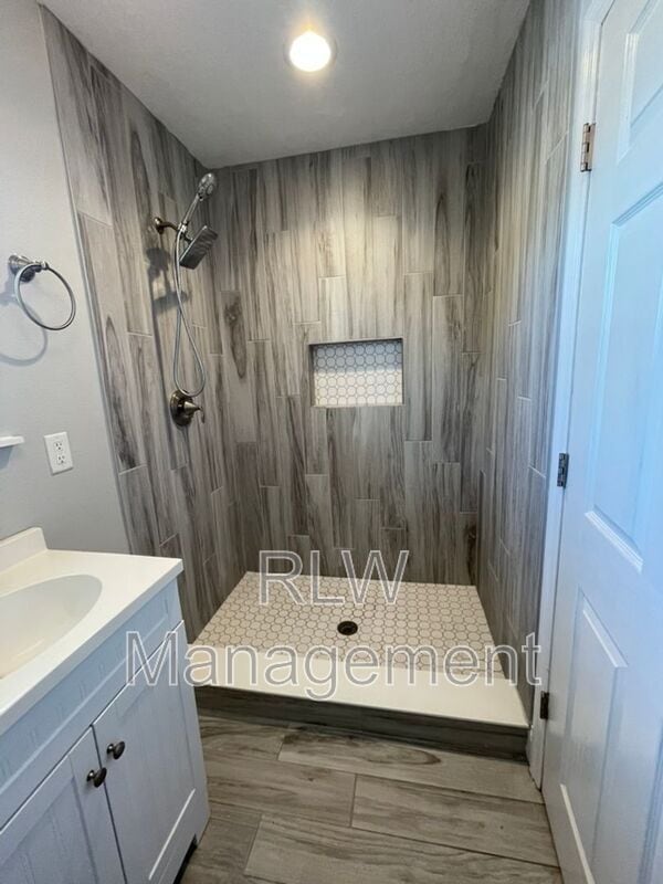 Building Photo - 515 N Disston Ave