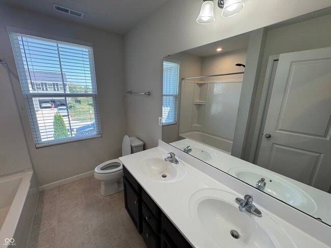 Building Photo - 204 Dietz Dr
