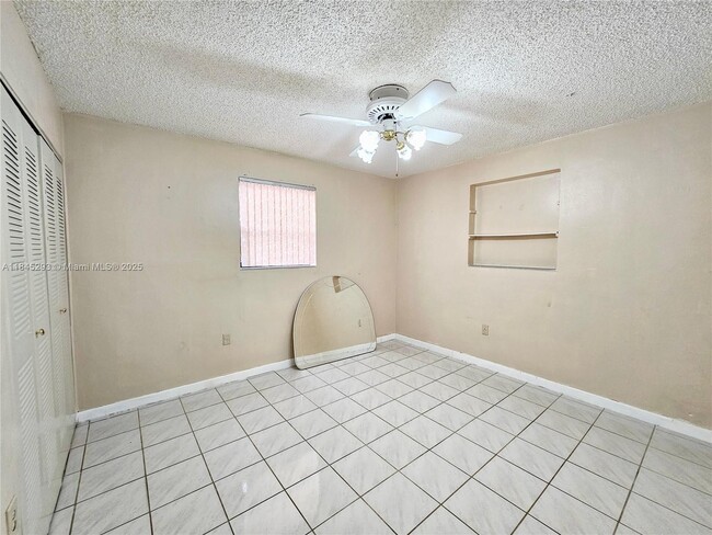 Building Photo - 4596 E 8th Ct