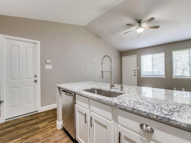 Building Photo - 1419 Willow Run Dr