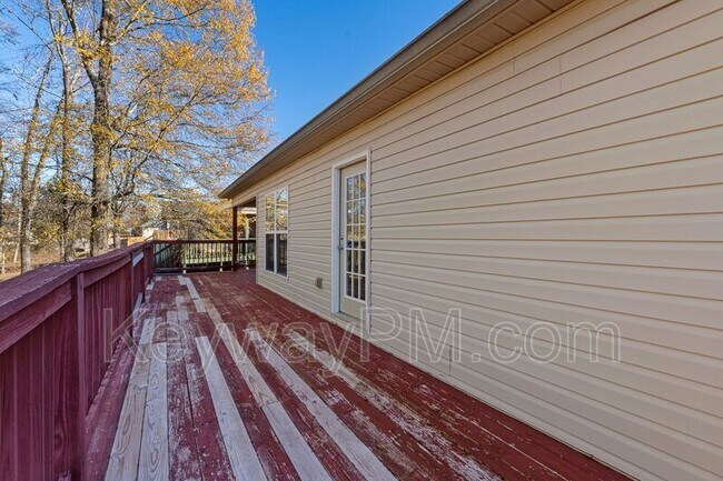 Building Photo - 808 Tyler Woods Dr