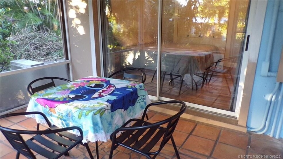 Building Photo - 2338 NE Patrician St