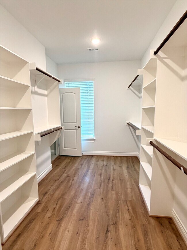 Building Photo - 12871 Oak Barrel Rd