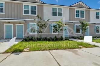 Building Photo - 8330 Zenith Cir