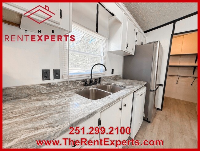 Building Photo - 6360 Mauvilla Dr W