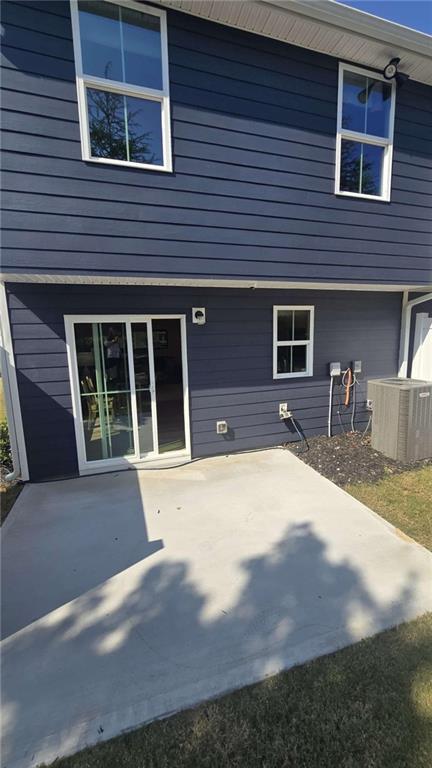 Building Photo - 12 Downing Dr