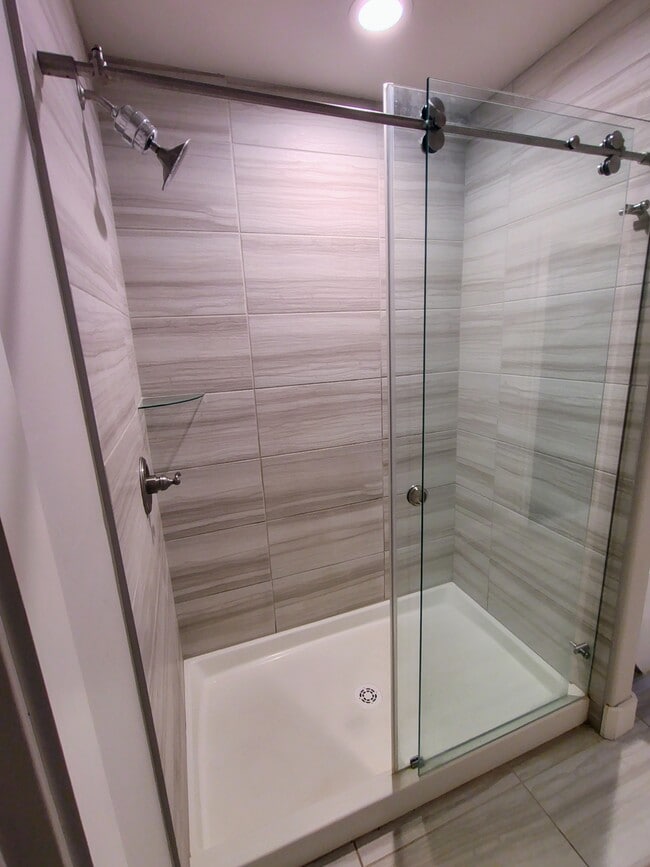 Building Photo - 609 Timberbrook Dr