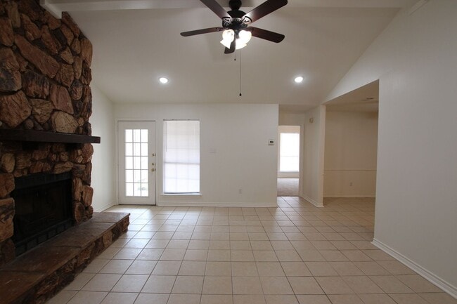 Building Photo - Coming Soon! 2 Bedroom 2 BathTownhome!