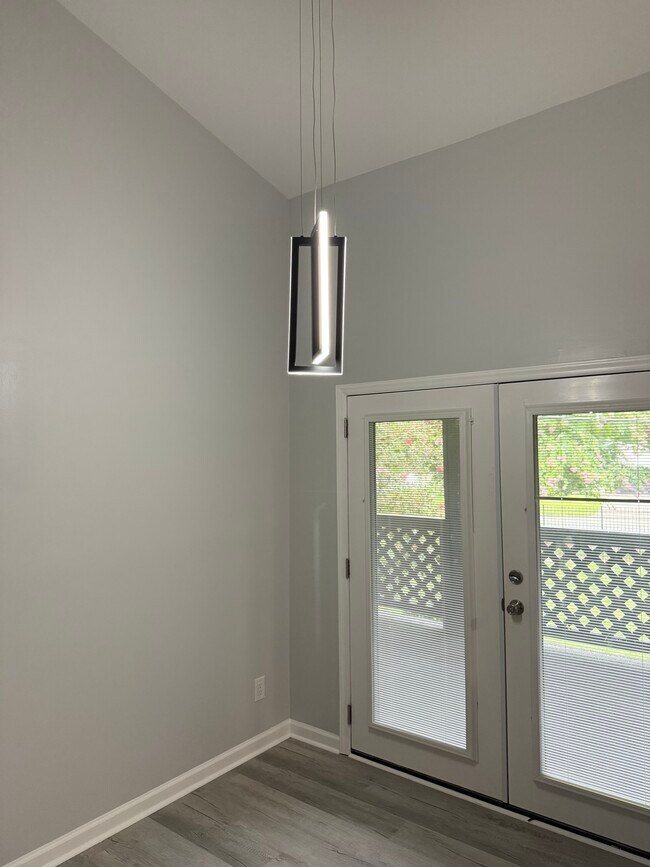 Building Photo - 5828 Harris Grove Ln