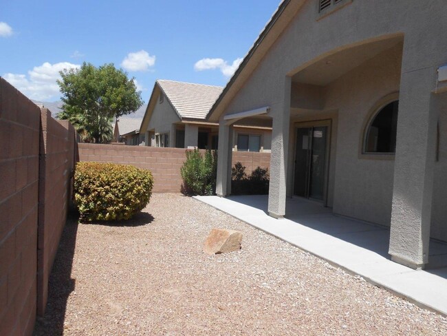 Building Photo - Spacious 1 Story Home in Aliante Gated Com...