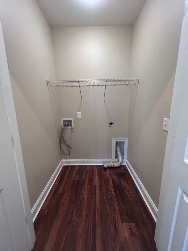 Building Photo - Beautiful 3bed, 2bath Home in Park Circle