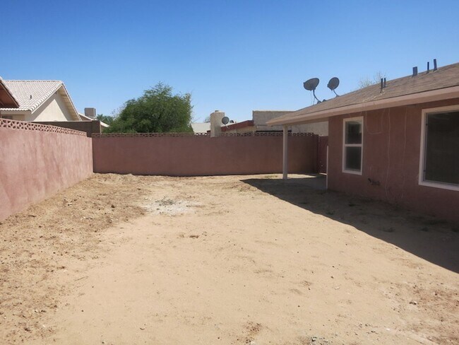 Building Photo - Hacienda Estates Three Bedroom Two Bath home !!! Close to Hospital and Retail Stores