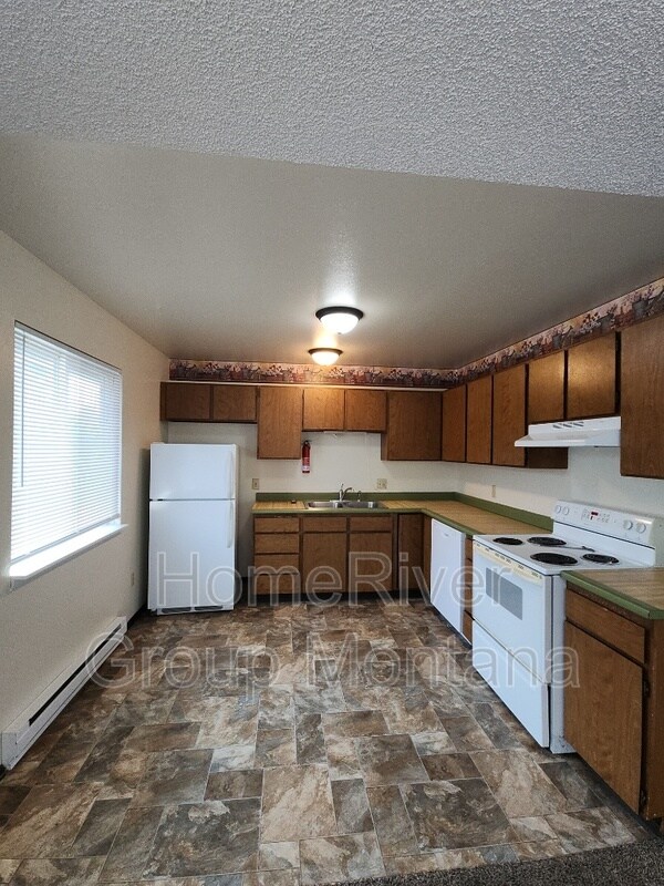 Building Photo - 2111 S 4th St W