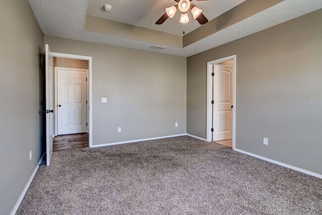 Building Photo - All brick 3 bedroom 2 bath house