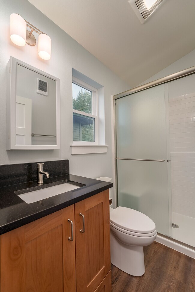 Building Photo - 5532 NE 31st Ave