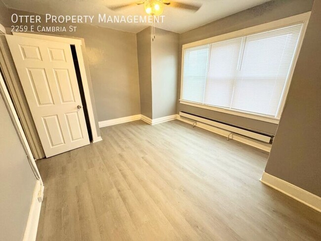 Building Photo - Beautiful 3BR/1BA Port Richmond Home with ...