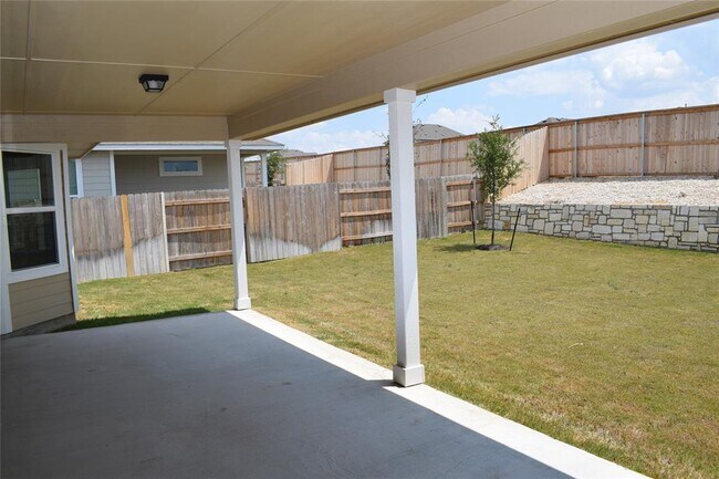 Building Photo - 208 Shugart St