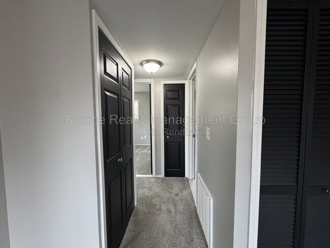 Building Photo - 4431 Oakwood