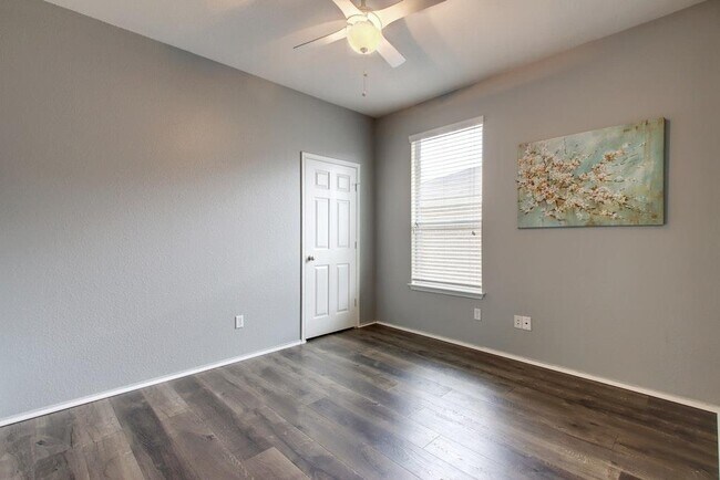 Building Photo - 97 Mallard Ln