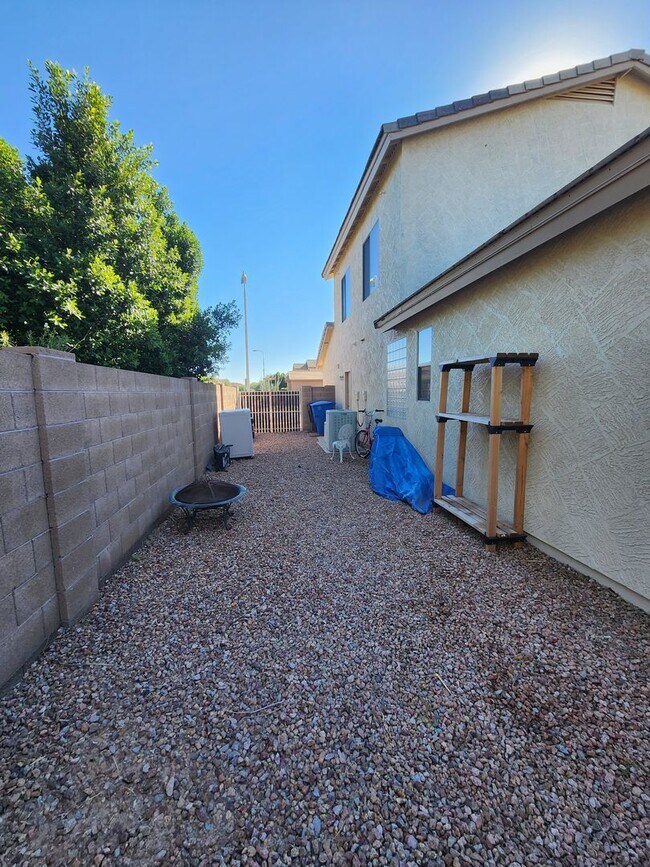 Building Photo - Stunning home in Chandler available for re...