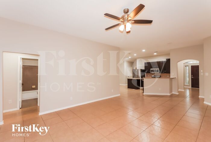 Building Photo - 5914 Rosemary Circle