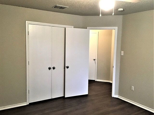 Building Photo - 16508 Jasmine Springs Dr