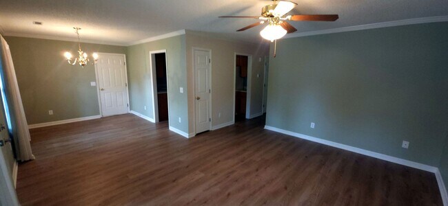 Building Photo - 137 Westmont Dr