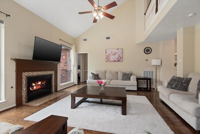 Building Photo - 314 Trailwood Ct