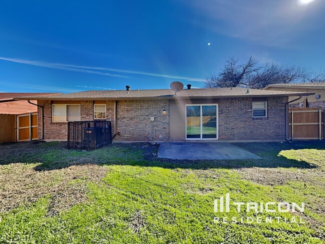 Building Photo - 1209 Timberview Dr