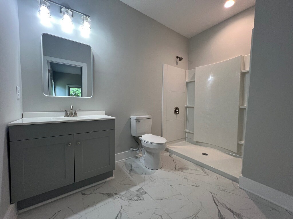 Building Photo - Room in House on S Webb St