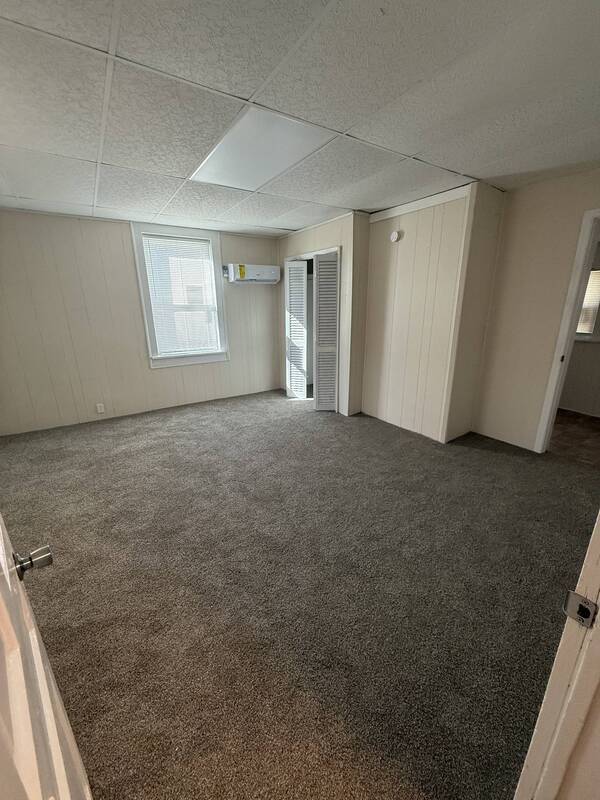 Building Photo - 204 Spring St