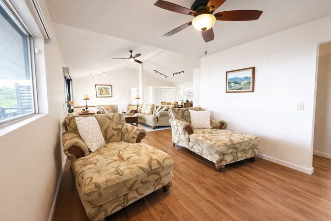 Building Photo - Stunning 3-Bedroom Home on with Panoramic Ocean Views!