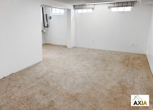 Building Photo - Charming 2BD/2BA Home with a Full Basement!