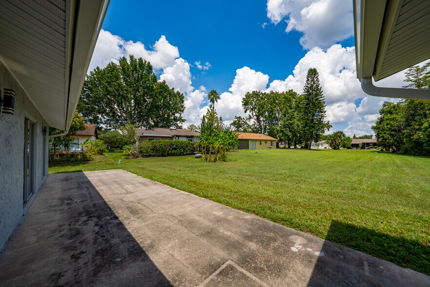 Building Photo - 10737 Larissa St