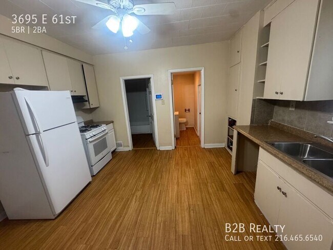 Building Photo - 3695 E 61st-