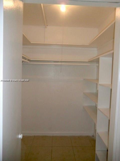 Building Photo - 2724 NE 32nd St