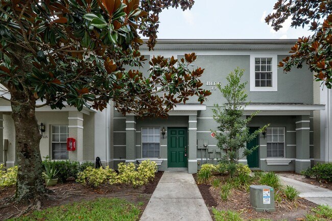 Building Photo - 2 Bedroom /2.5 bathrooms Town House. Just few minutes from Medical City.