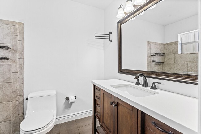 Building Photo - 125 Raintree Trail